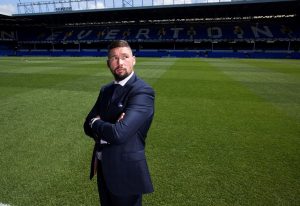 REAL COMBAT MEDIA UK: TONY BELLEW: MY EVERTON DREAM COMES TRUE ON MAY 29.