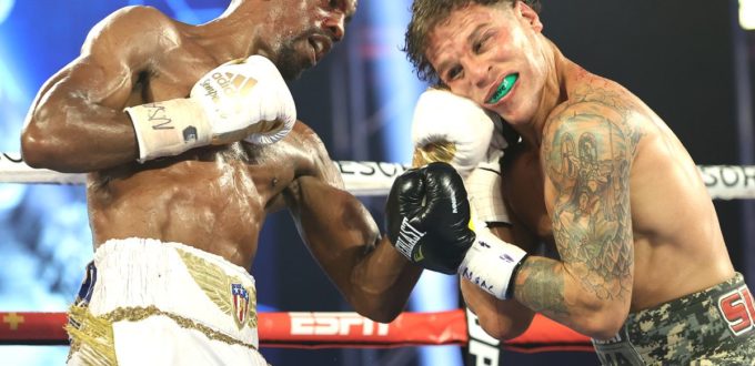 Herring Retains World Title Via Disqualification