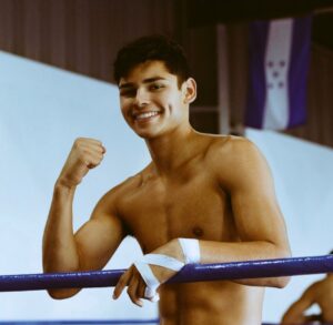 Ryan Garcia Breaks Hand