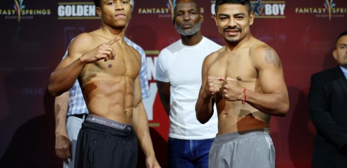 FLOYD SCHOFIELD VS. DANIEL ROSAS OFFICIAL WEIGHTS AND PHOTOS