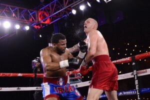 HEAVYWEIGHTS GEORGE ARIAS AND SKYLAR LACY BATTLE TO EXCITING DRAW ON BROADWAY BOXING